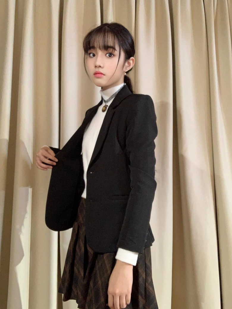 Con gái nuôi bằng kiều xinh giàu là học sinh duy nhất được trường cử đi thi cấp thế giới - 1
