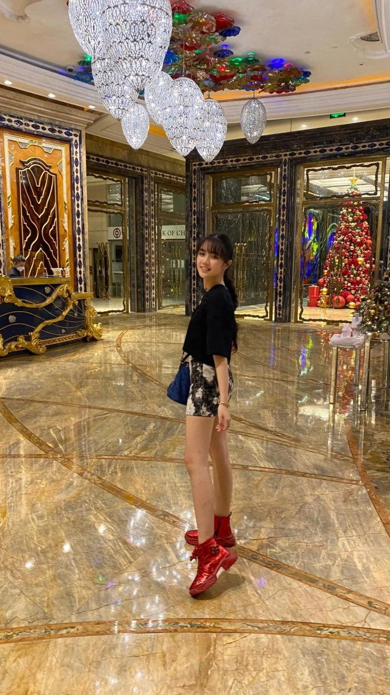 Con gái nuôi bằng kiều xinh giàu là học sinh duy nhất được trường cử đi thi cấp thế giới - 10