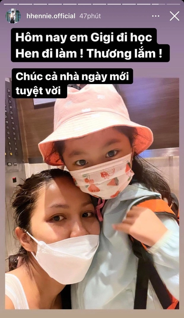 Con gái ở quê củahhen niê đã 6tuổi được mẹ cho di chuyển bằng máy bay hạng thương gia - 8