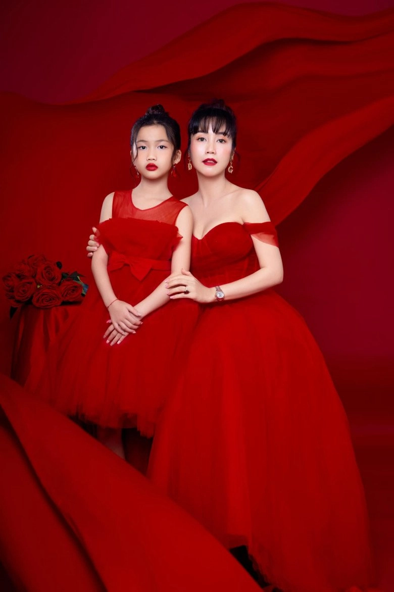 Con gái ốc thanh vân 9 tuổi xinh đẹp hệt mẹ thần thái sang chảnh như mẫu nhí - 3