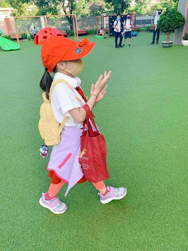 Con gái ốc thanh vân 9 tuổi xinh đẹp hệt mẹ thần thái sang chảnh như mẫu nhí - 10