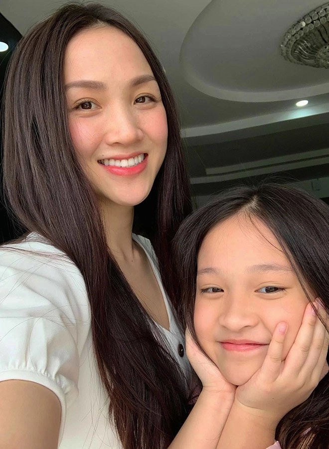 Con gái phan đình tùng xinh như hoa hậu mới 8 tuổi đã trăn trở về nhan sắc thua mẹ - 2