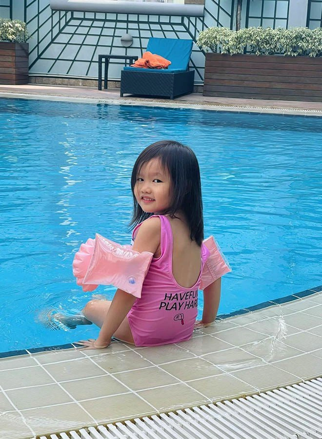 Con gái phan như thảo ăn toàn món ngon vật lạ vẫn gầy 5 tuổi lần đầu biết đói - 6