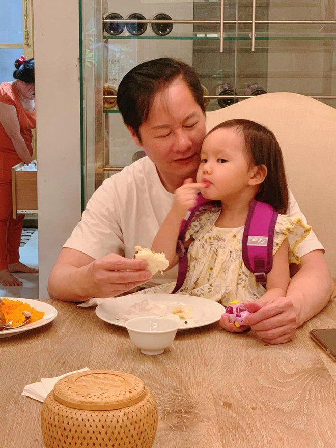 Con gái phan như thảo ăn toàn món ngon vật lạ vẫn gầy 5 tuổi lần đầu biết đói - 12