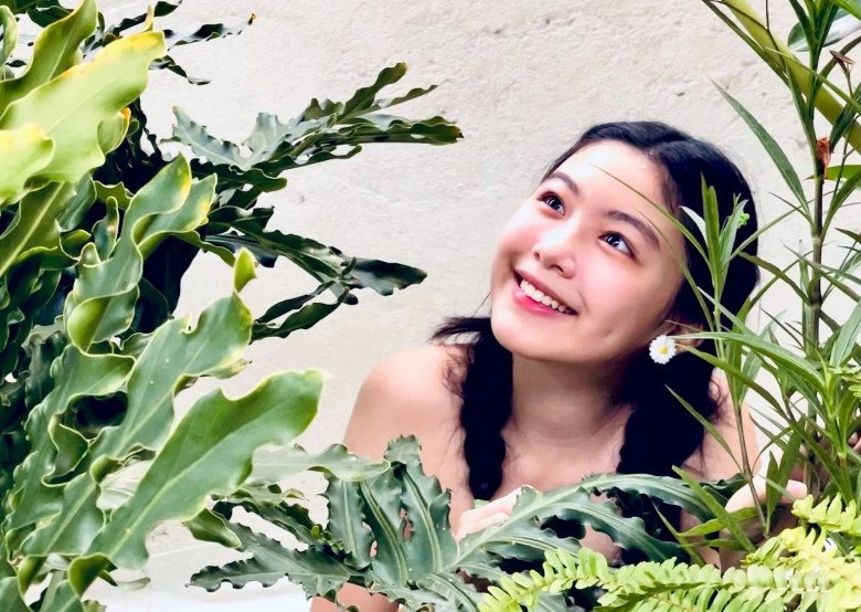 Con gái quyền linh tuổi 17 trang điểm nhẹ nhàng xinh như hoa chiều cao chuẩn hoa hậu - 8