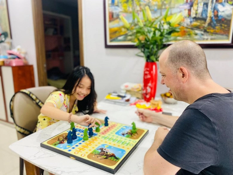 Con gái ruột ít người biết của mc thành trung thiếu nữ 12 tuổi xinh đẹp muốn lấy người giống bố - 8
