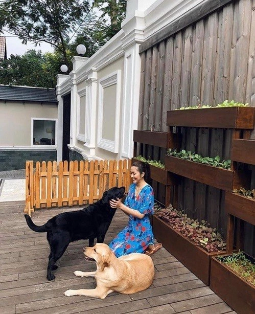 Con gái tăng thanh hà 4 tuổi chân dài lối sống sang chảnh trong biệt thự trăm tỷ - 1