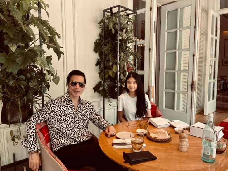 Con gái trần bảo sơn nổi bật khi chụp cùng bố mặt xinh chân dài hệt mẹ - 5