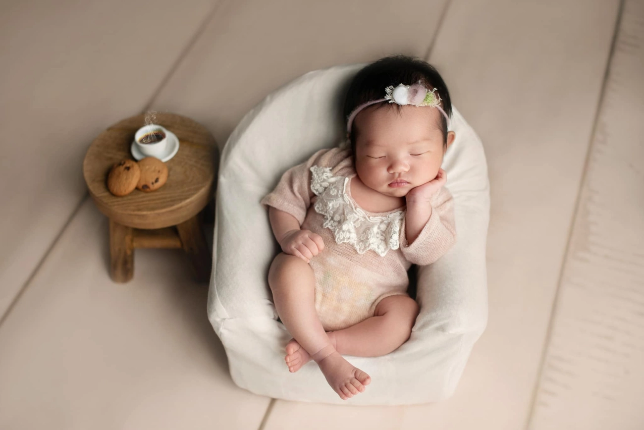 Con gái tròn 1 tuổi đàm thu trang công khai loạt ảnh hiếm cho thấy suchin giống hệt cường đôla - 2