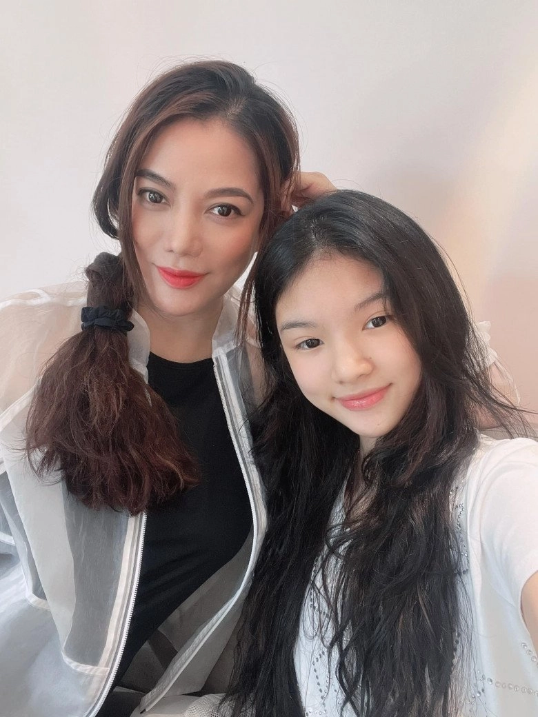 Con gái trương ngọc ánh 14 tuổi để mặt mộc đọ sắc một chín một mười với mẹ mỹ nhân - 8