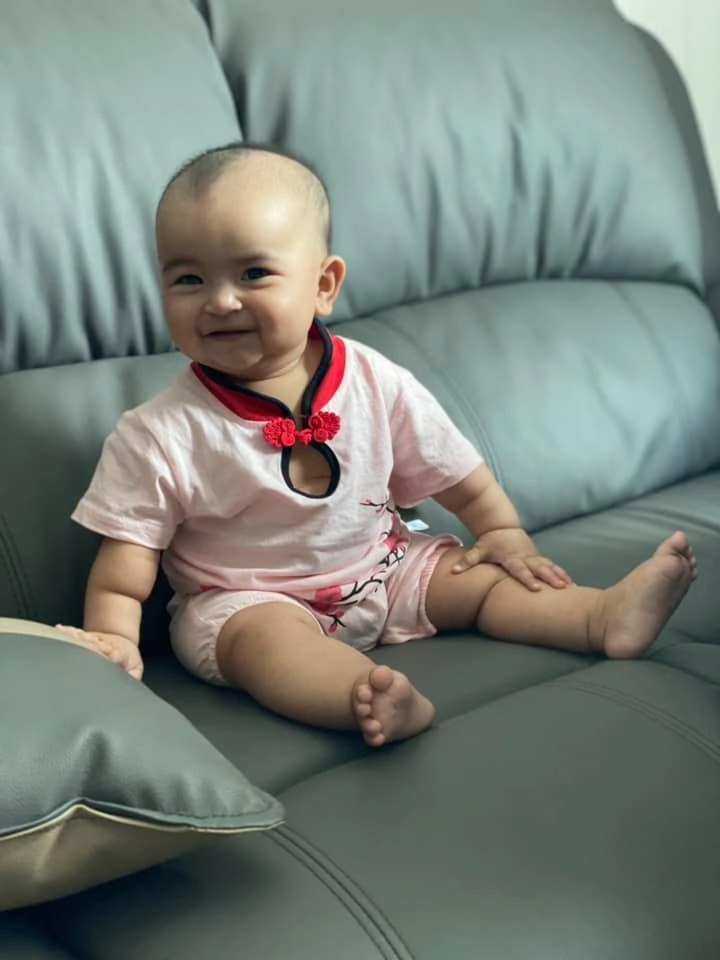 Con gái võ hạ trâm da ngăm được mẹ lên kế hoạch tắm trắng hóa công chúa tuyết mắt tuyệt đẹp - 8