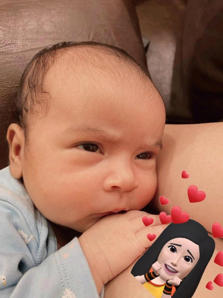 Con gái võ hạ trâm da ngăm được mẹ lên kế hoạch tắm trắng hóa công chúa tuyết mắt tuyệt đẹp - 10