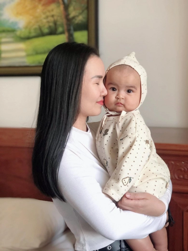 Con gái võ hạ trâm được thai giáo ăn chay 9 tháng sốt lần đầu nhưng nói xuyên ngôn ngữ - 11