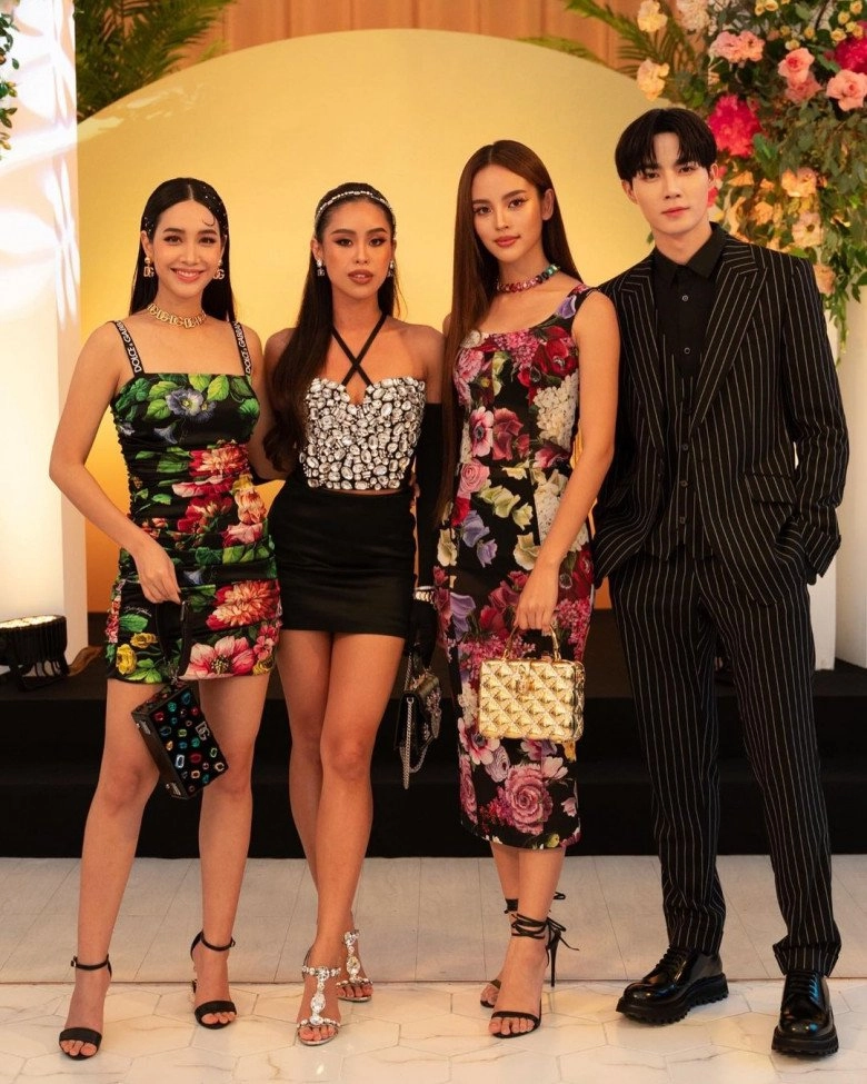 Con gái vua hàng hiệu chế áo làm váy với kẹp tăm một phút hớ hênh nhưng vẫn được khen hết lời - 6