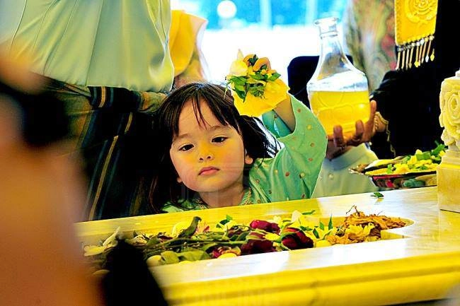 Con gái vuamalaysia được 32 triệu dân yêu mến vì biểu cảm quá đáng yêu càng lớn càng xinh - 6