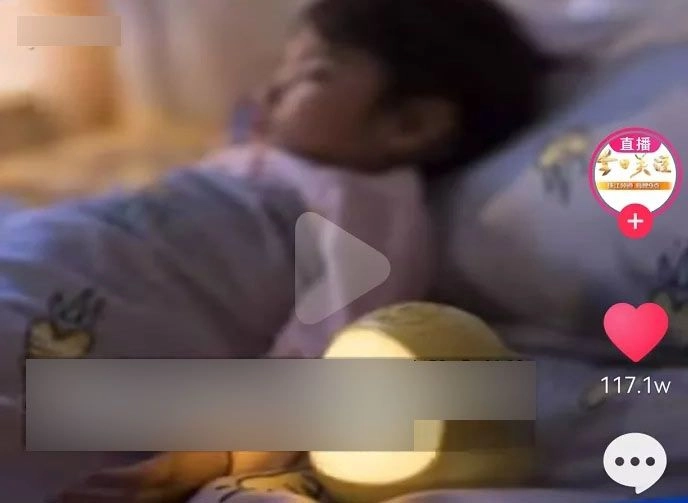 Con gái7 tuổi dậy thì sớm ngực lớn phổng phaovì mẹ bật đèn khi ngủ nhiều năm - 1