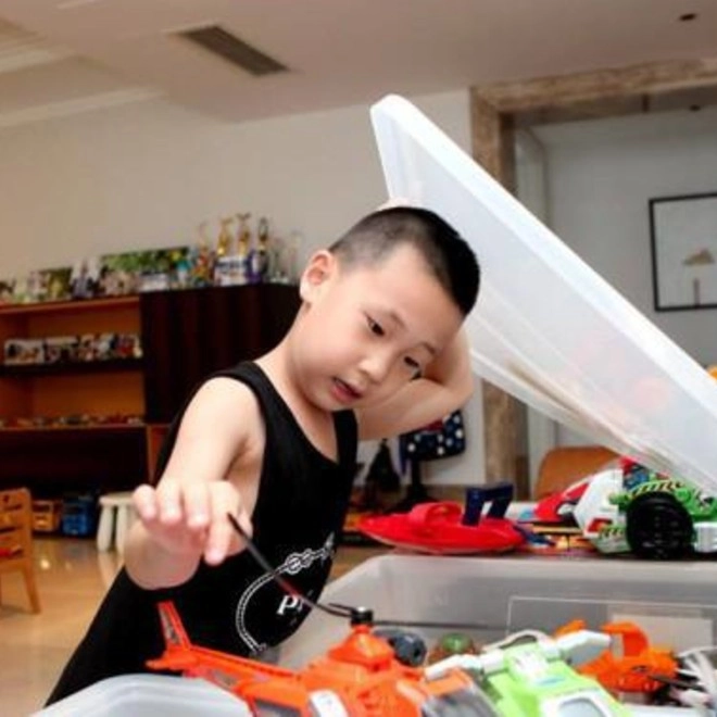 Con hái nho trong siêu thị ăn bị phát hiện mẹ nói một câu nhân viên vội xin lỗi - 6