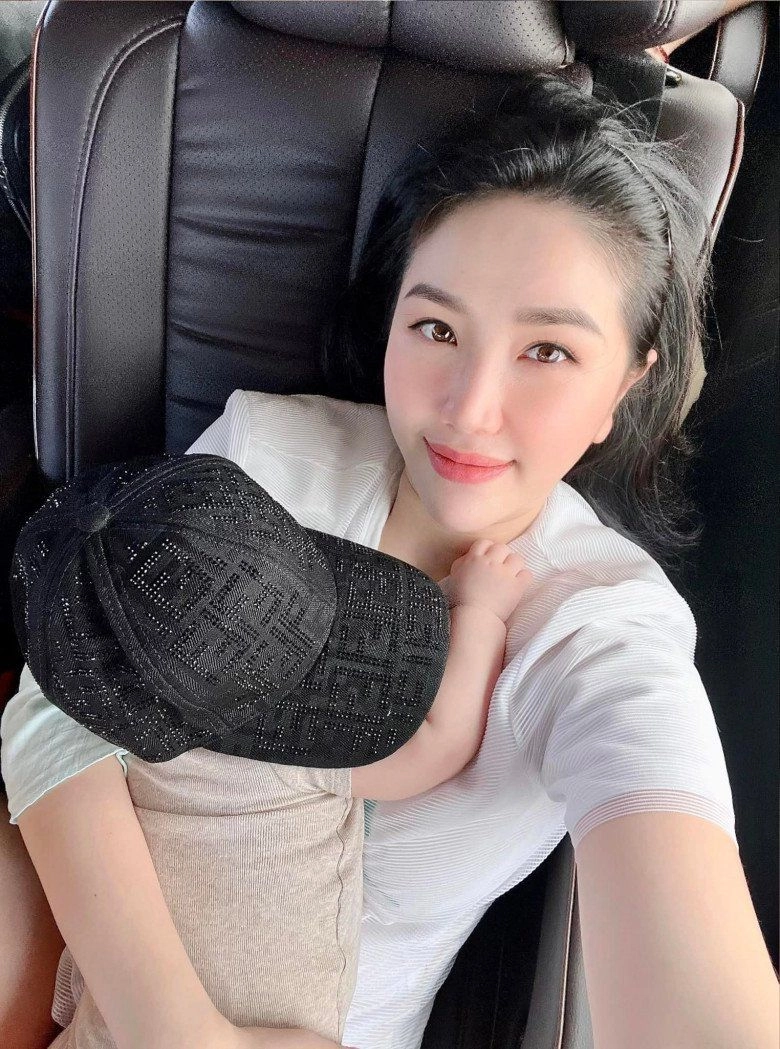Con hồ ngọc hà bảo thy võ hạ trâm tư thế ngủ bá đạo nhìn đáng yêu nhưng mẹ cần nhanh tay chỉnh lại - 2