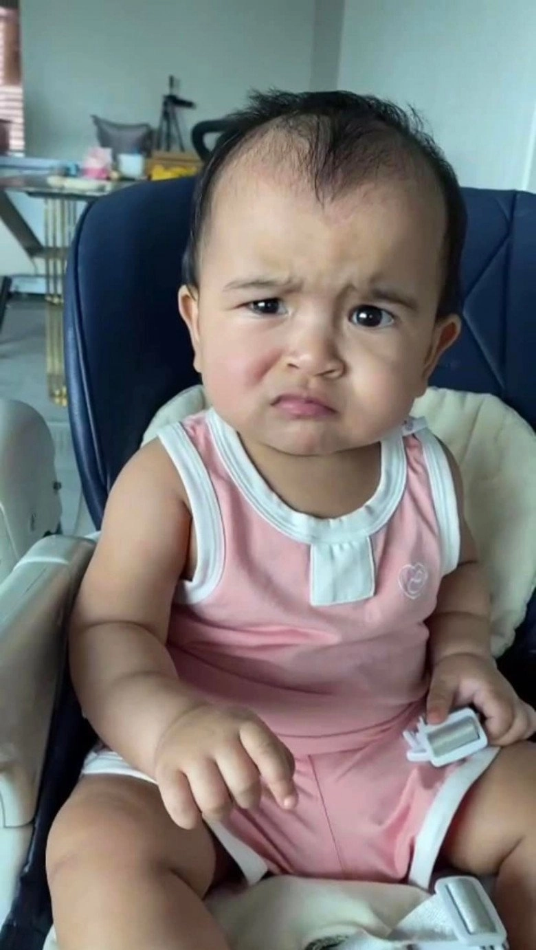 Con lai ấn của võ hạ trâm bày bộ mặt khó ở với mẹ nhưng ai cũng khen đáng yêu - 1