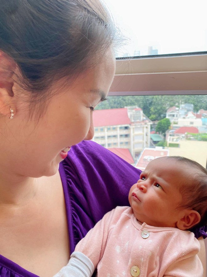 Con lai ấn của võ hạ trâm bày bộ mặt khó ở với mẹ nhưng ai cũng khen đáng yêu - 9