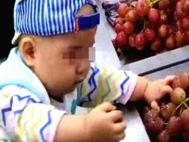 Con mở nắp chai uống nước trong siêu thị nhân viên bắt đền gấp 10 lần vì 1 lý do - 8