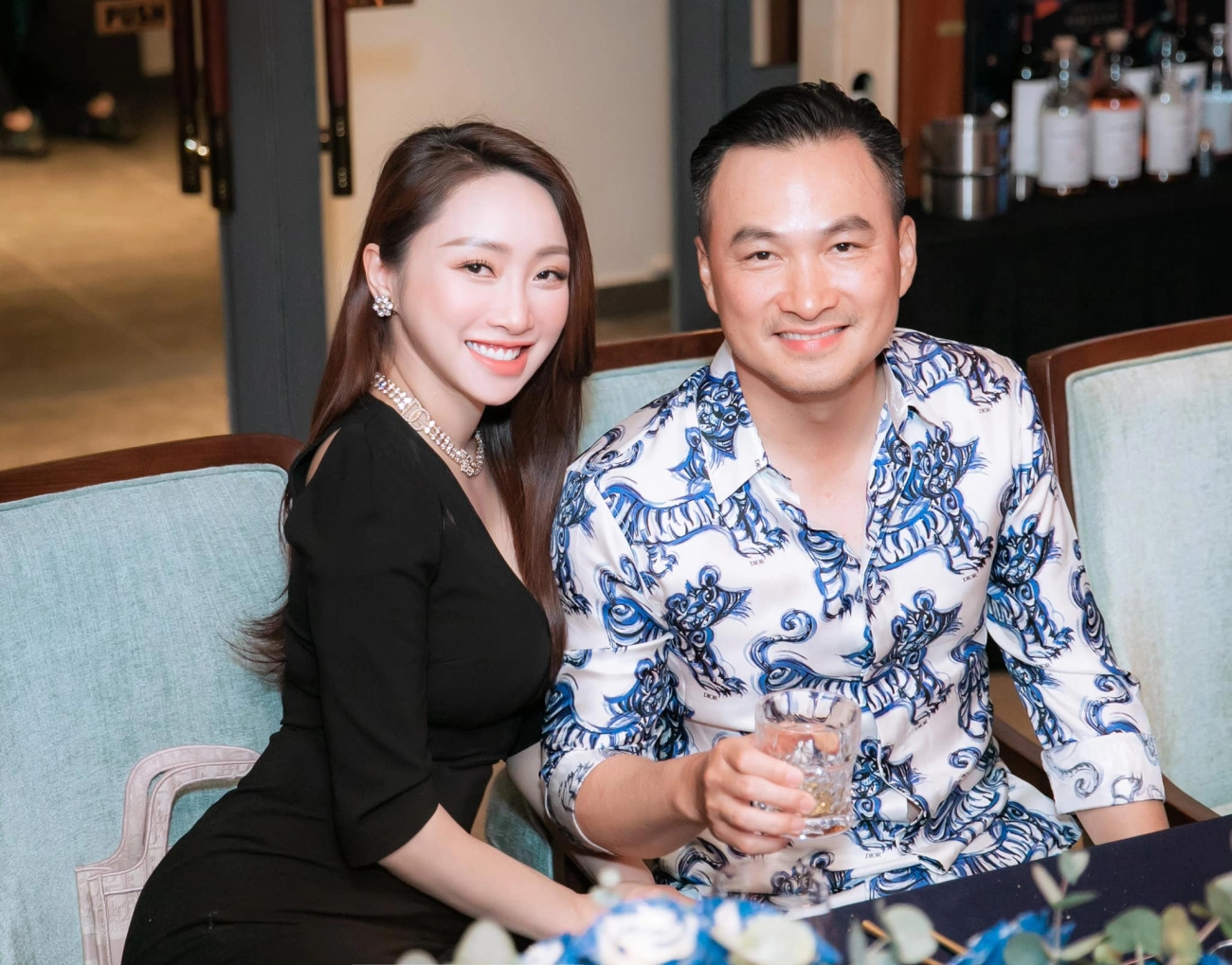 Con mới đầy tháng bà xã kém 16 tuổi của chi bảo đã về dáng eo ót bắp tay gọn - 4