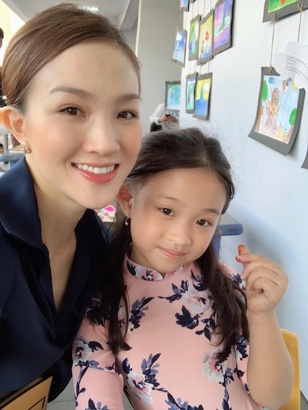 Con phan đinh tùng chào đời làm bệnh viện náo loạn giờ 6 tháng bố khen đẹp như angelina jolie - 2