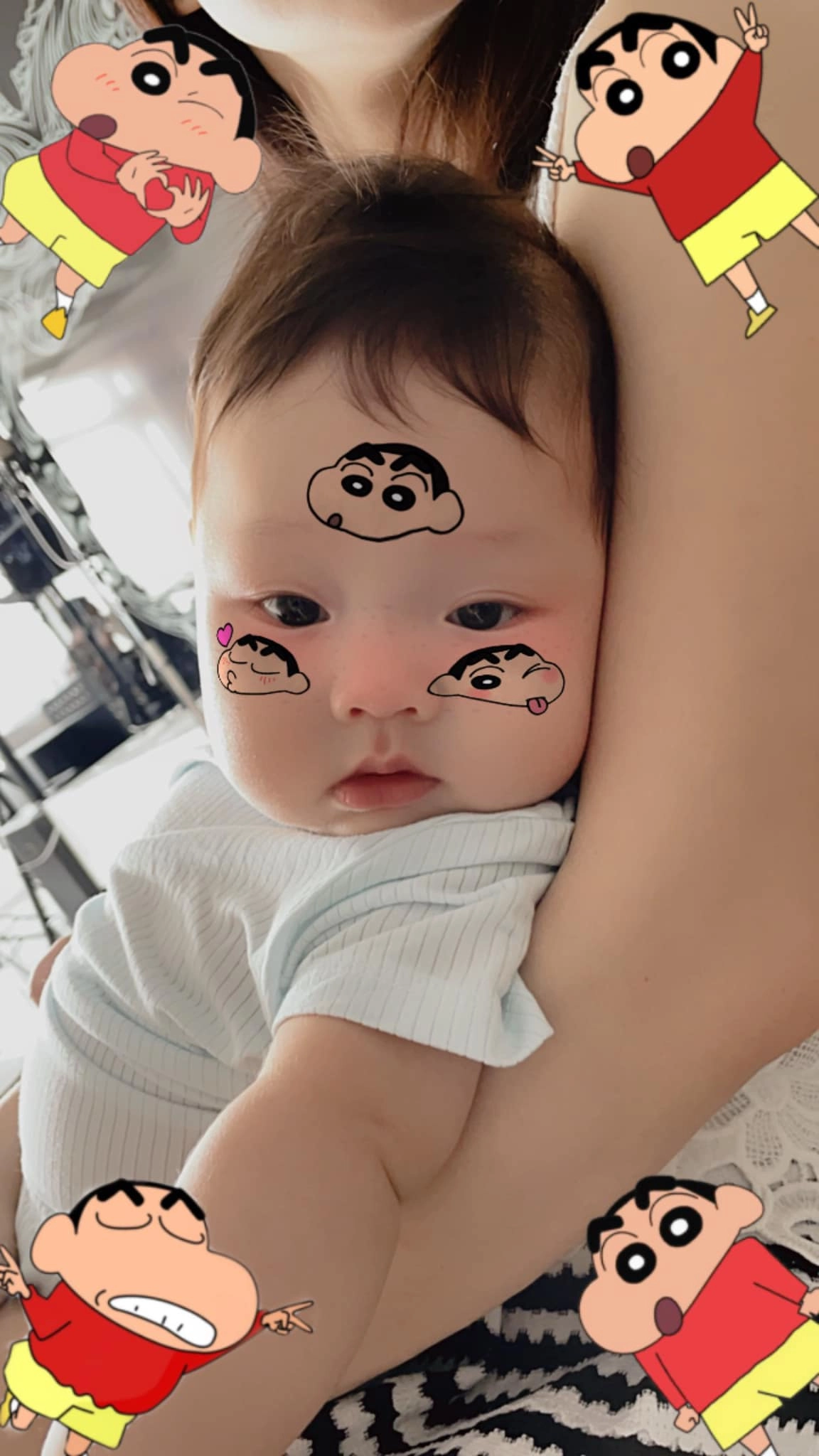 Con phan đinh tùng chào đời làm bệnh viện náo loạn giờ 6 tháng bố khen đẹp như angelina jolie - 12