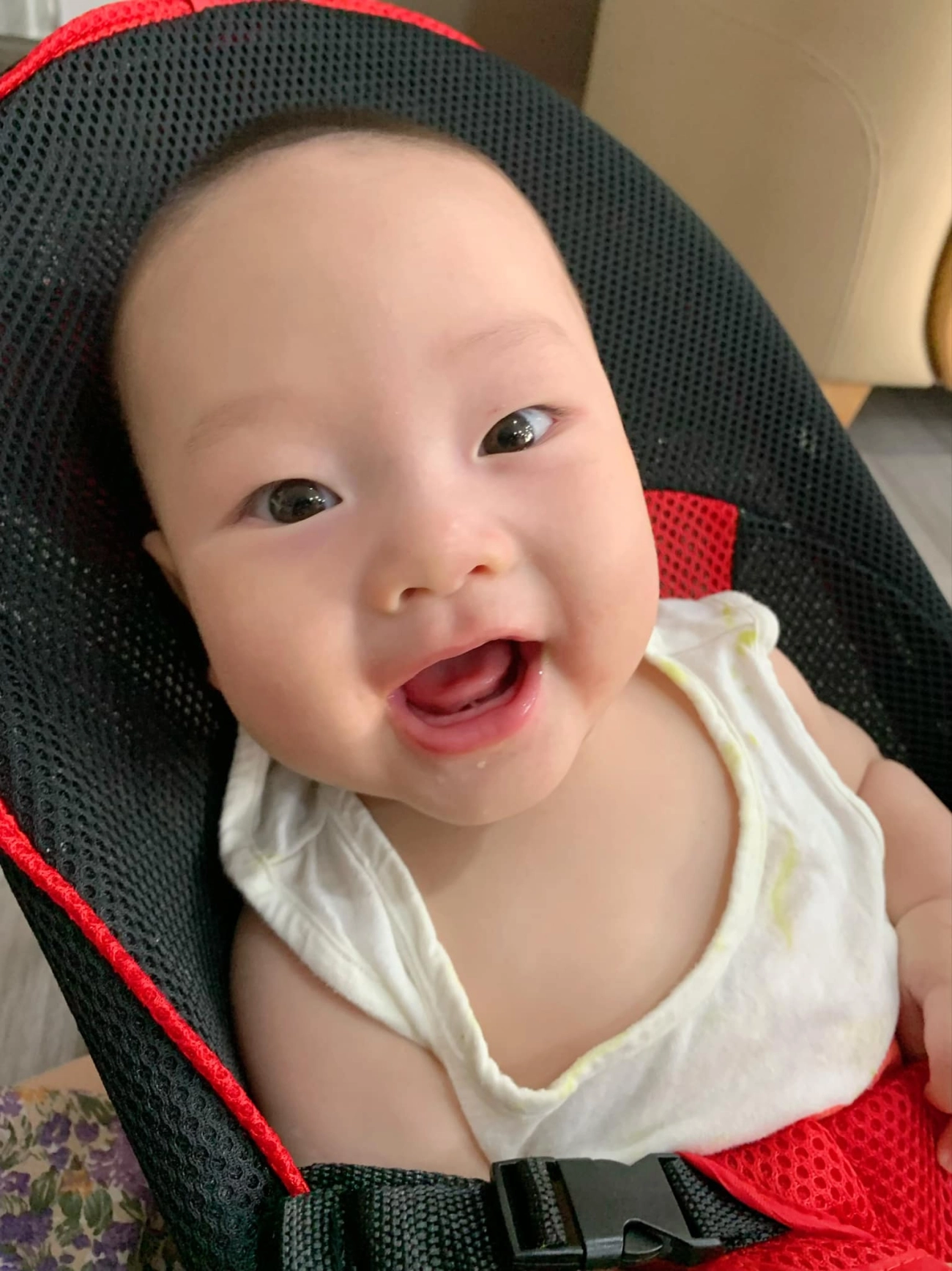 Con phan đinh tùng chào đời làm bệnh viện náo loạn giờ 6 tháng bố khen đẹp như angelina jolie - 13