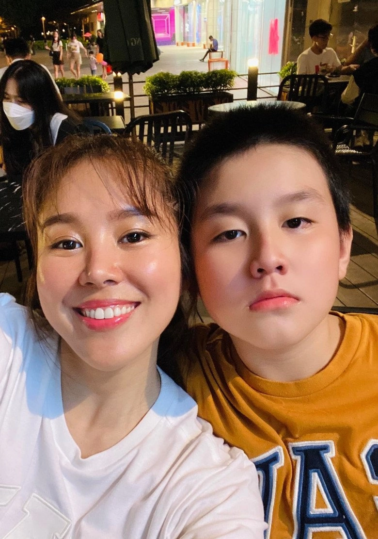 Con riêng lê phương và ba dượng giống nhau như đúc đến sở thích cũng giống nhau - 10