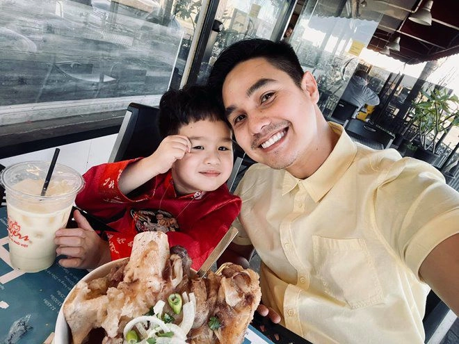 Con sinh đôi được mời đóng quảng cáo vợ chồng baggio từ chối vì con không phải máy kiếm tiền - 10