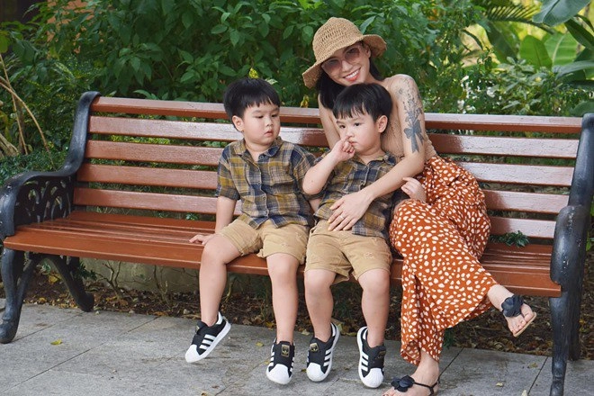 Con sinh đôi được mời đóng quảng cáo vợ chồng baggio từ chối vì con không phải máy kiếm tiền - 11