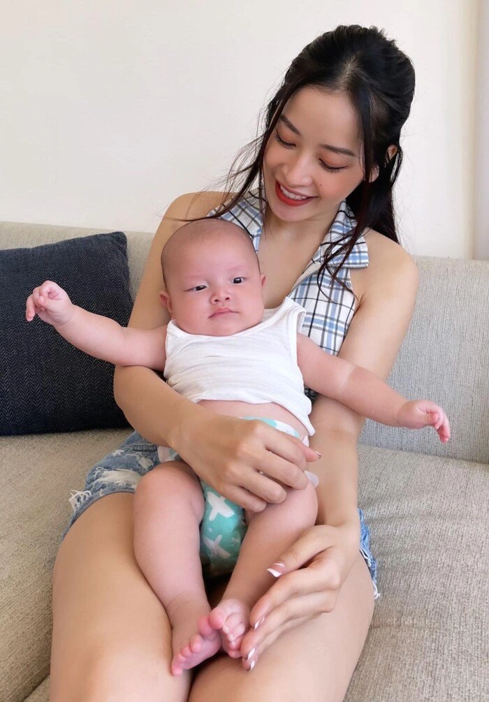 Con sinh đôi hồ ngọc hà được cả triệu phú mỹ ông hoàng kim cương hâm mộ vì đáng yêu - 11