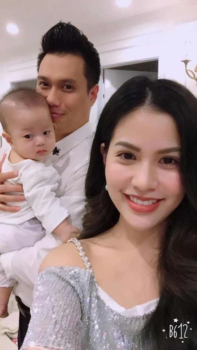 Con trai diễn viên việt anh và vợ hotgirl càng lớn càng giống bố nhất là đôi mắt - 1