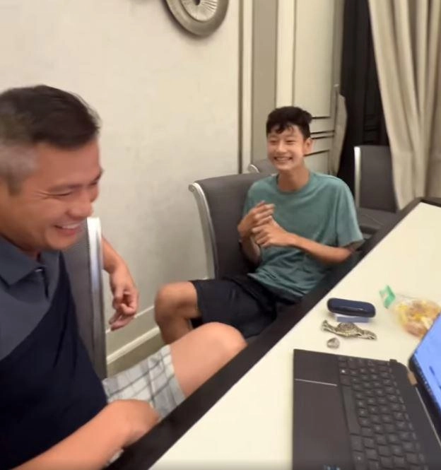 Con trai jennifer phạm quang dũng tình cảm với bố dượng đức hải được khen sao giống nhau thế - 4