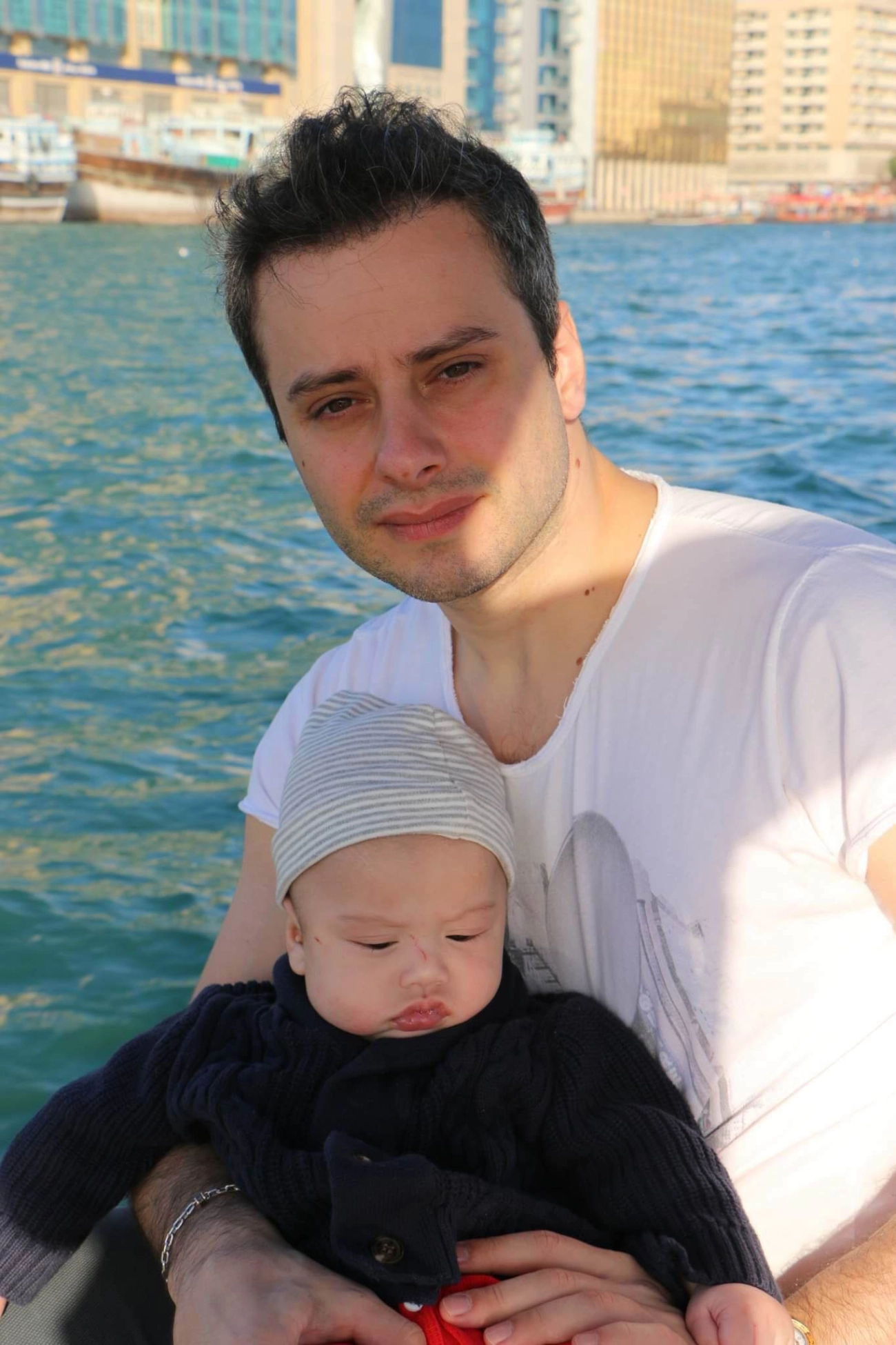 Con trai kha mỹ vân ở xứ dát vàng dubai từng dương tính covid-19 bố mẹ hôn con suốt ngày - 9