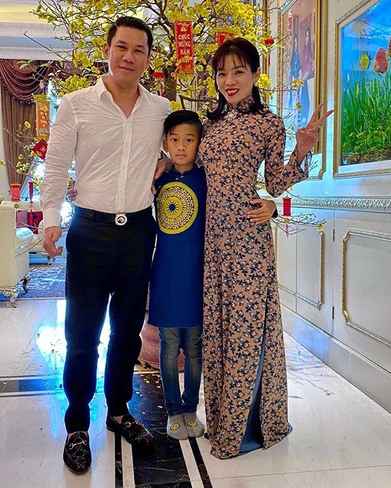 Con trai khoe ảnh chụp cùng bố đại gia đức huy lệ quyên thả tim nói câu nghe rụng tim - 1