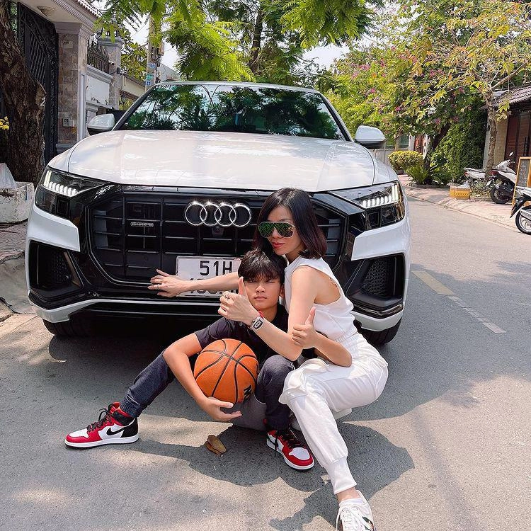 Con trai khoe ảnh chụp cùng bố đại gia đức huy lệ quyên thả tim nói câu nghe rụng tim - 5