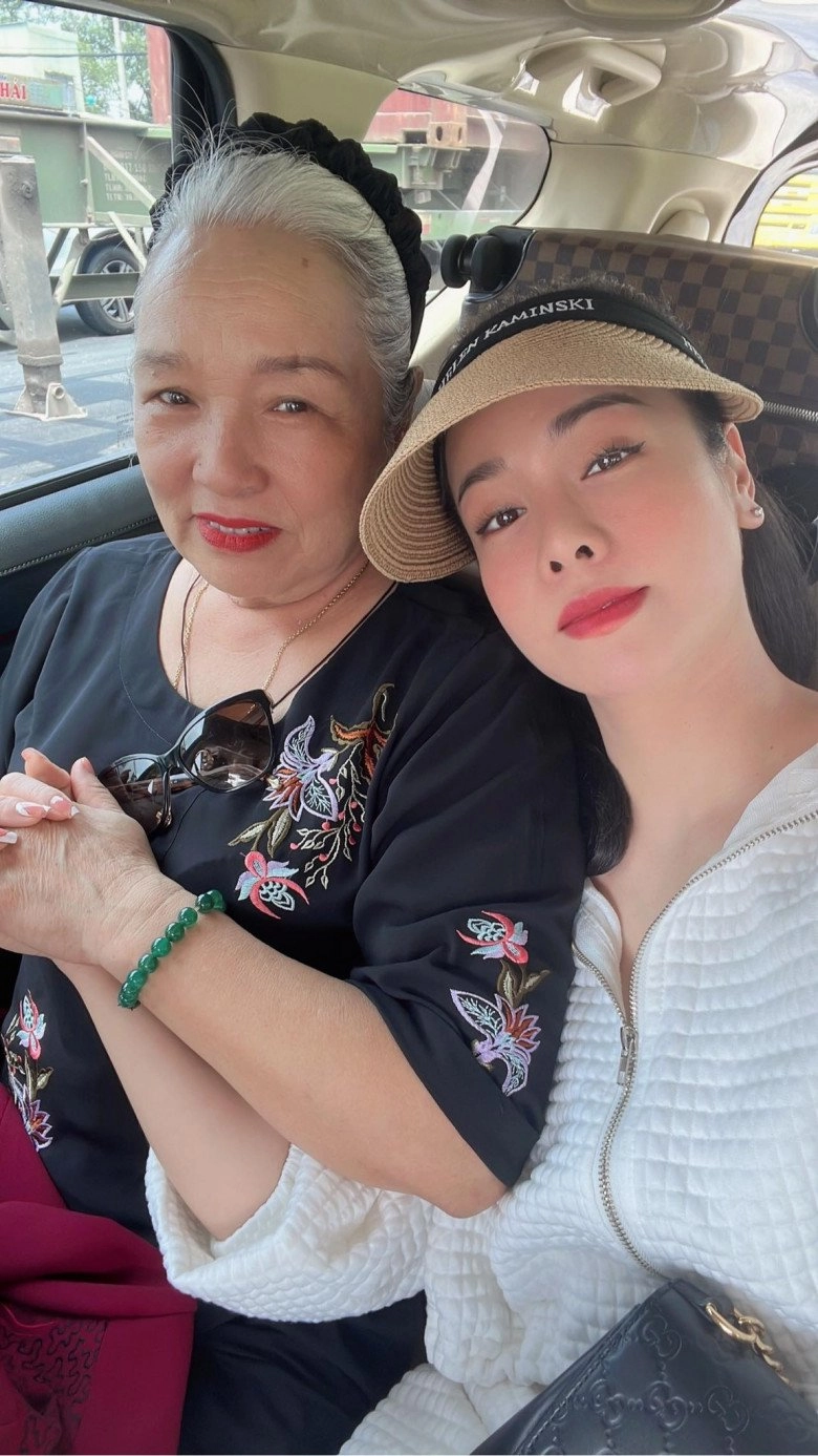 Con trai lên sài gòn mừng sinh nhật nhật kim anh tình cờ doanh nhân bửu lộc cũng ở đó - 2