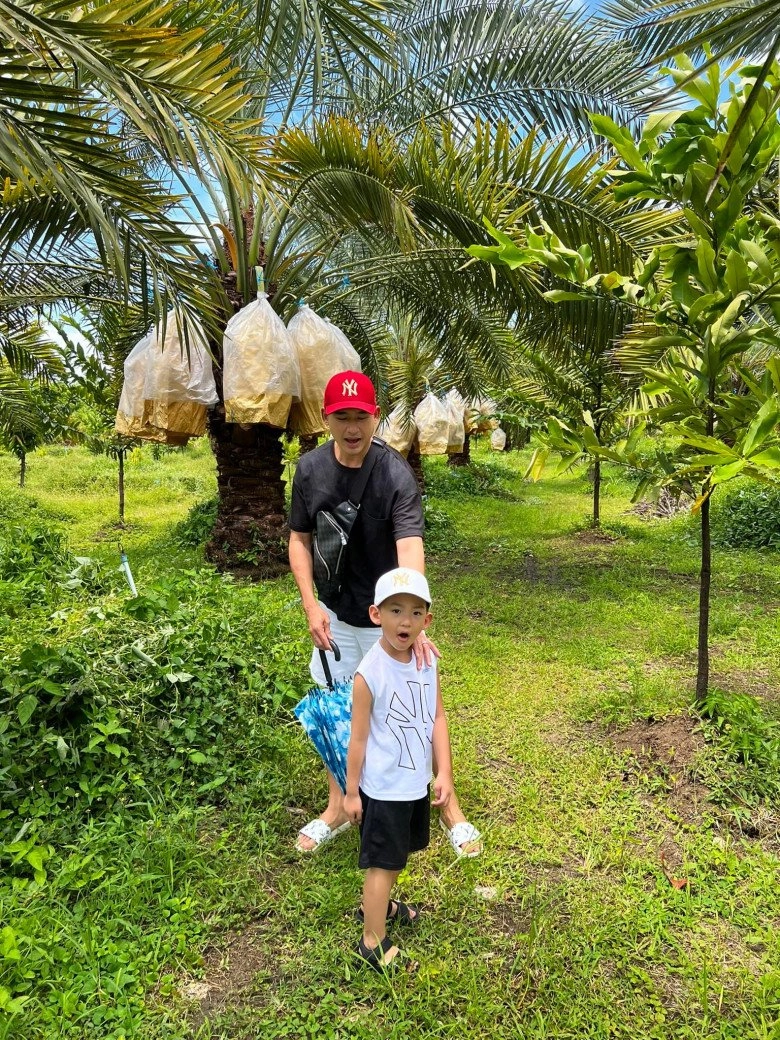 Con trai lương thế thành thúy diễm được bố mẹ cho ra nước ngoài nghỉ hè hưởng cuộc sống sang - 3