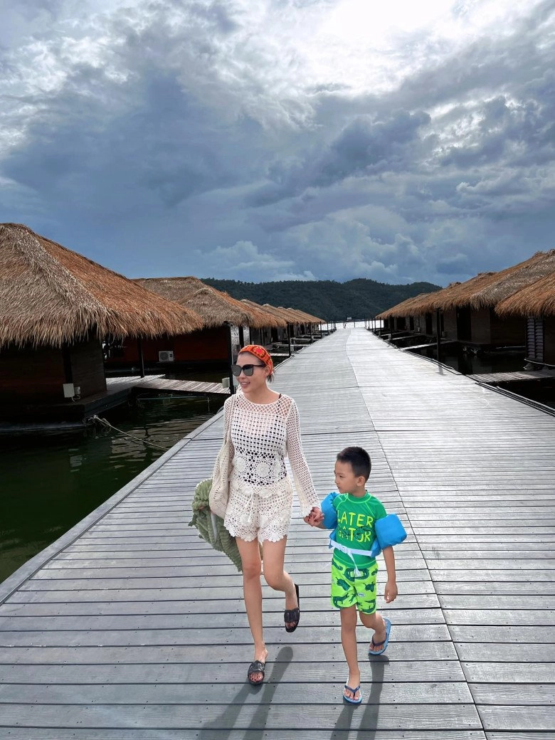 Con trai lương thế thành thúy diễm được bố mẹ cho ra nước ngoài nghỉ hè hưởng cuộc sống sang - 9