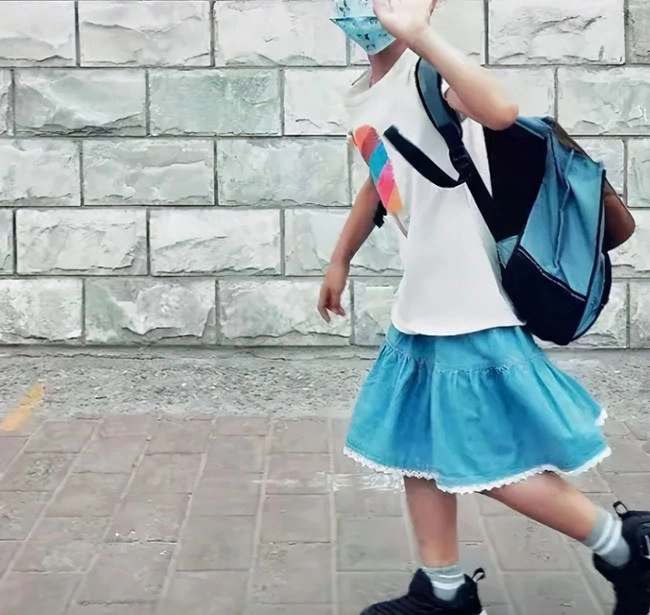 Con trai nói muốn mặc váy đi học cách làm của ông bố khiến ai nấy đều không hài lòng - 1