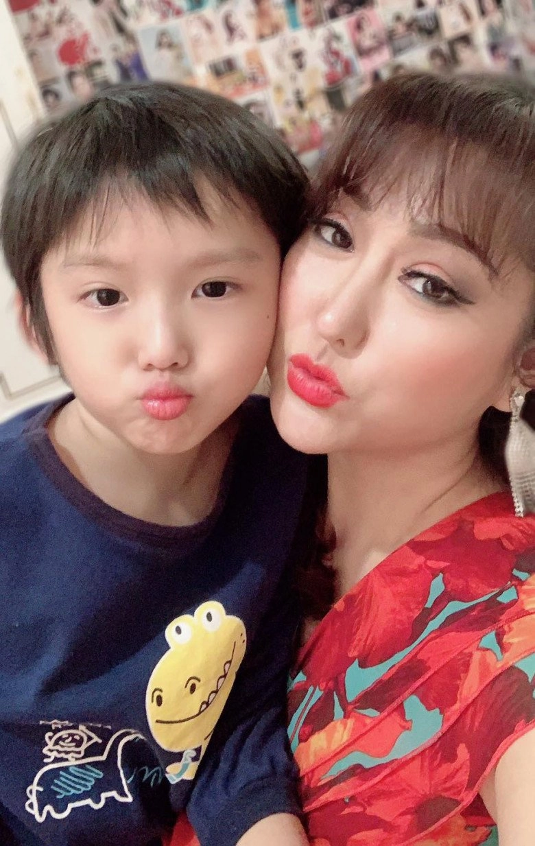 Con trai phi thanh vân 6 tuổi kiếm được 39 triệu đồng lập tức báo hiếu mẹ - 6