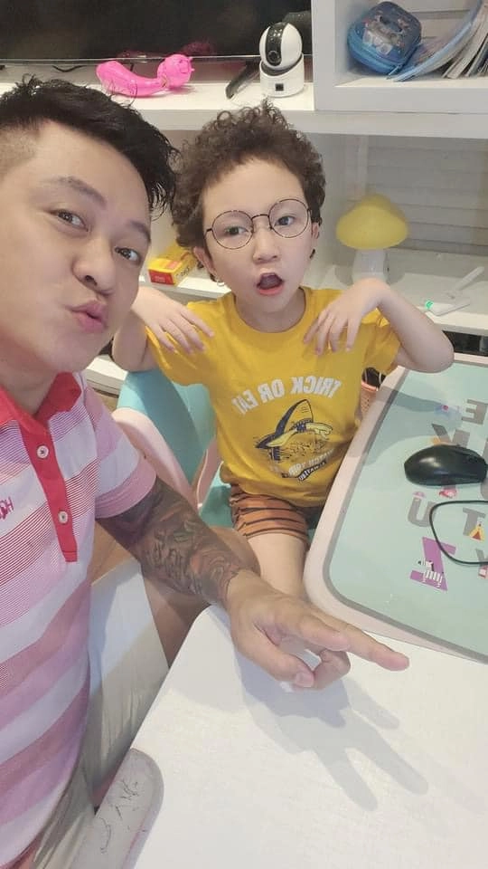Con trai tuấn hưng càng lớn càng giống bố y đúc điển trai như nhóc tỳ hàn quốc - 1