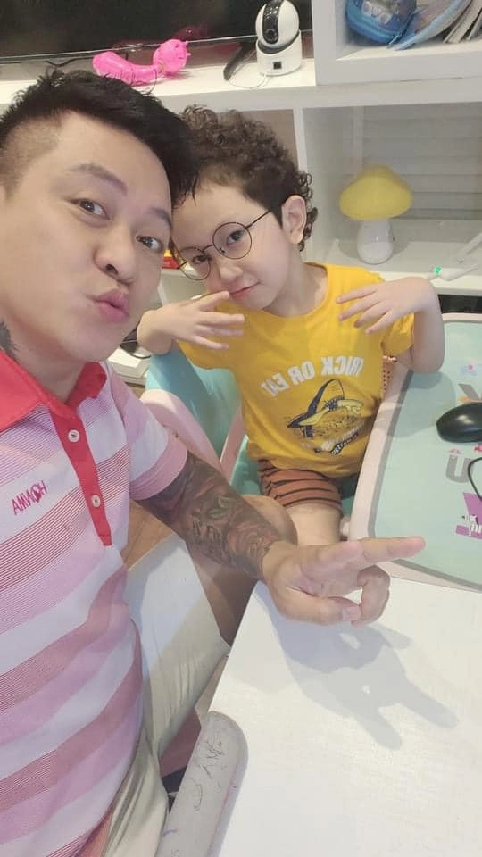 Con trai tuấn hưng càng lớn càng giống bố y đúc điển trai như nhóc tỳ hàn quốc - 2