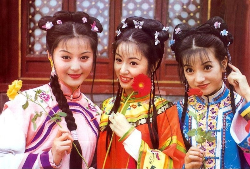 Công chúa thiện lương nhất của hoàn châu cách cách từng bật thợ trang điểm vì dám làm phật ý - 2