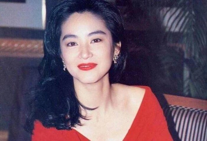 Công chúa thiện lương nhất của hoàn châu cách cách từng bật thợ trang điểm vì dám làm phật ý - 4