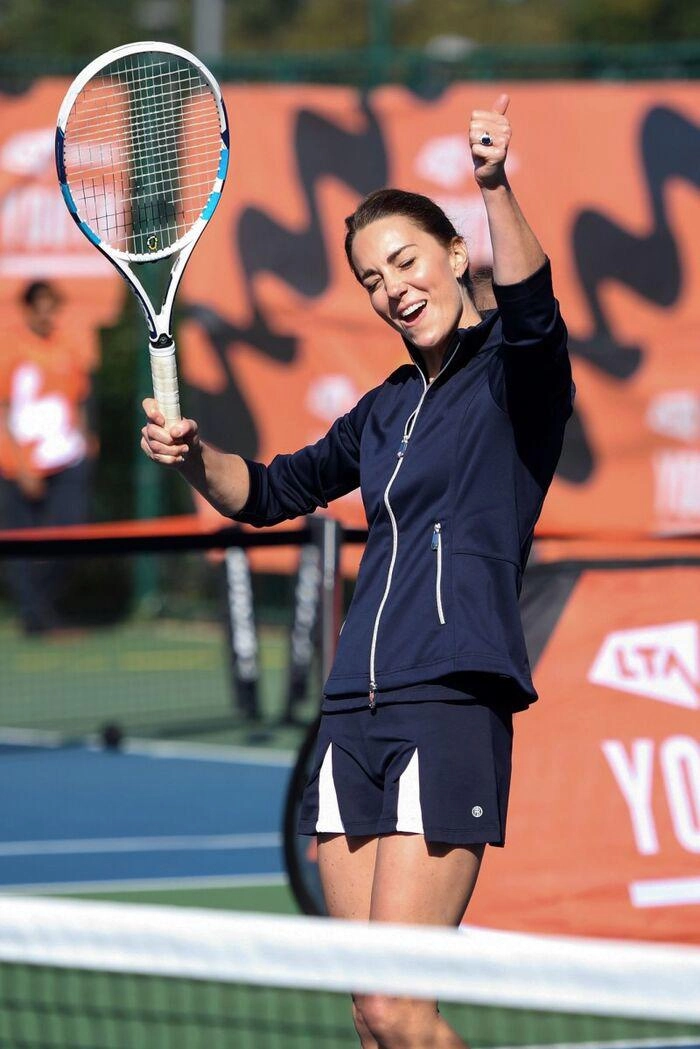 Công nương kate hiếm hoi hở bạo đi chơi tennis liệu có bị coi là phạm luật hoàng gia - 2