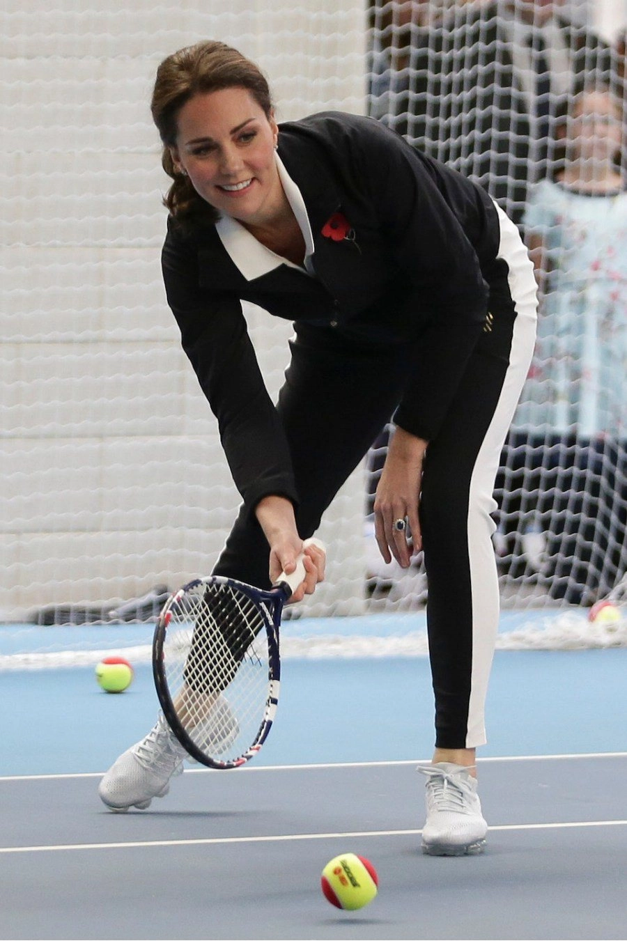 Công nương kate hiếm hoi hở bạo đi chơi tennis liệu có bị coi là phạm luật hoàng gia - 7