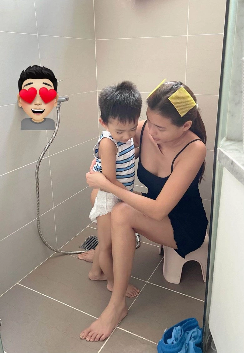 Cùng bị chồng chụp lén cảnh chăm con thúy diễm lộ dáng gợi cảm nhìn khánh thi ai cũng thương - 2